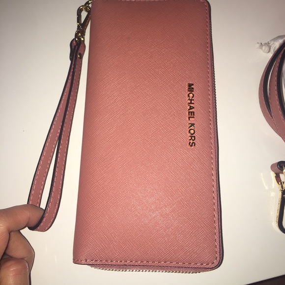 ♥️SOLD♥️ MK bundle wallet and purse - Picture 4 of 8